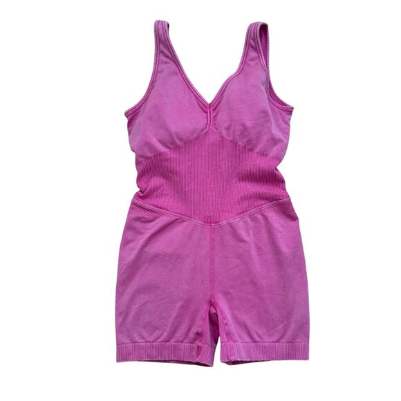 Joylab Seamless Ribbed Berry Pink Short Romper One Piece Size Small - Picture 3 of 6